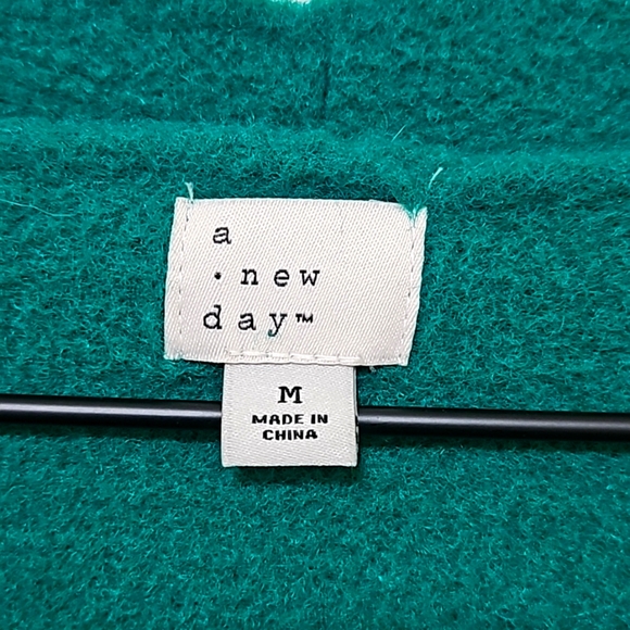 Cardigan - Picture 2 of 5